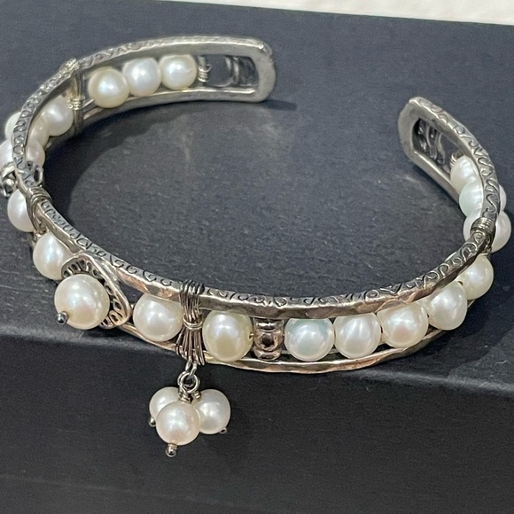 Silpada 925 Sterling Silver Cuff Bracelet surrounded  with Pearls - Picture 6 of 7